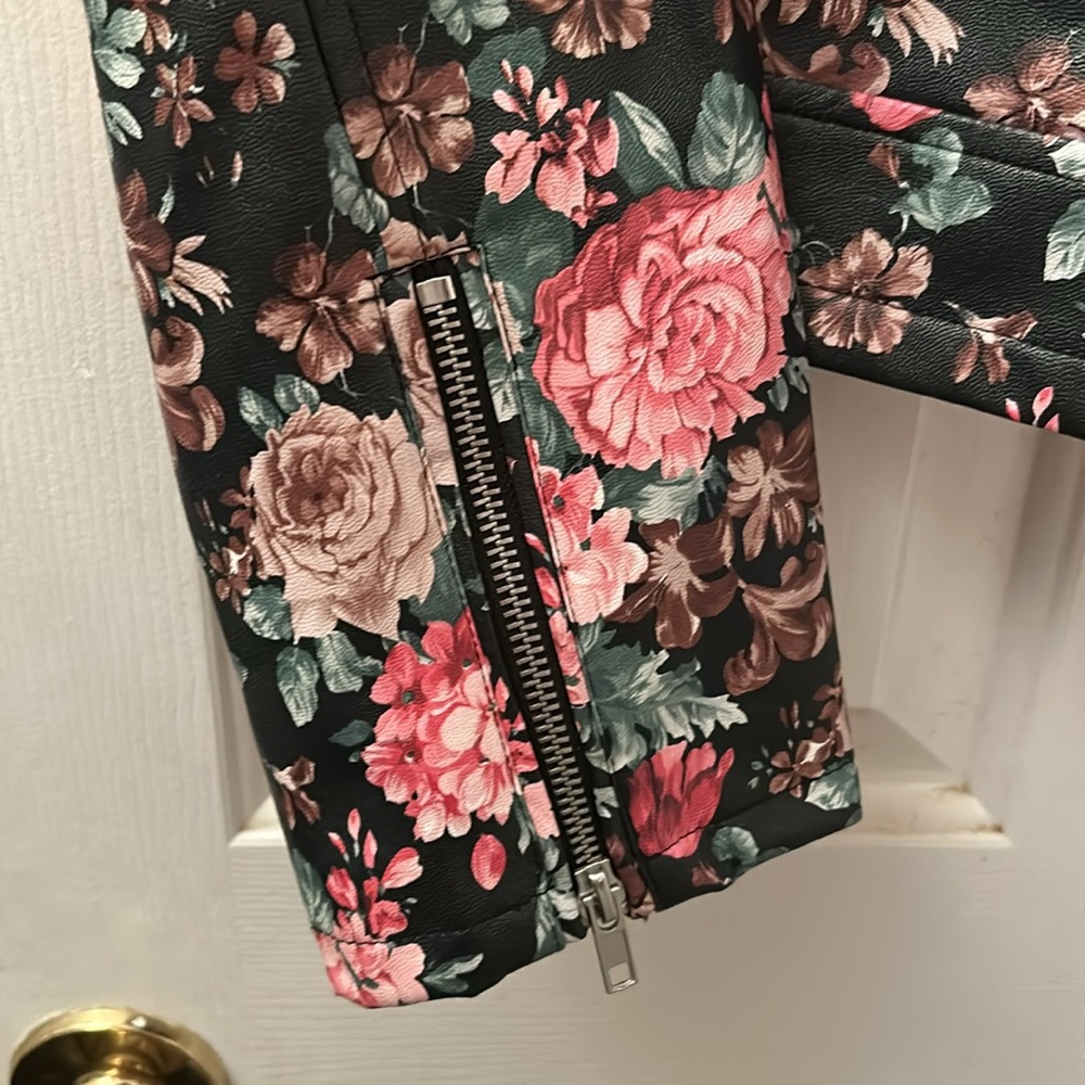 ModCloth Flower Print Moto Jacket - Picture 4 of 5